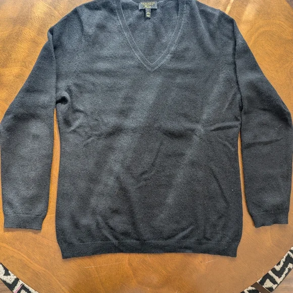 Black Cashmere V- Neck Sweater Size L - Picture 3 of 8